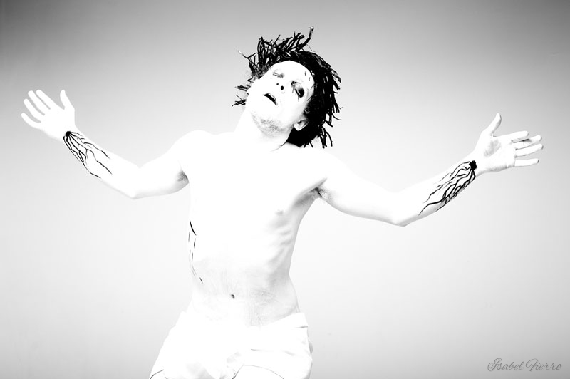 Todo se ha cumplido - de Isabel Fierro